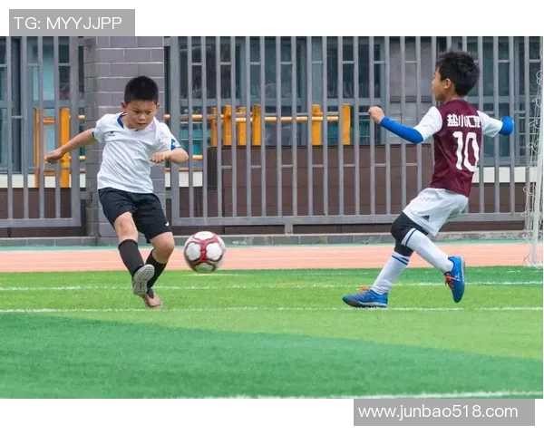 足球明星亲自指导小孩训练技巧精彩视频分享让孩子们爱上足球的秘诀 足球明星亲自指导小孩训练技巧精彩视频分享让孩子们爱上足球的秘诀