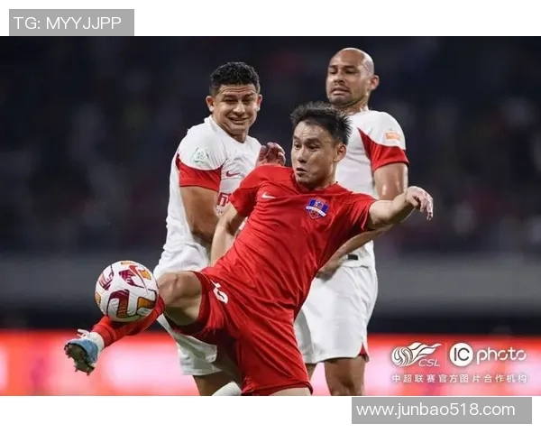 足球明星欢庆中文新年传递祝福与团圆的美好时刻 足球明星欢庆中文新年传递祝福与团圆的美好时刻